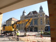 Szeged, Nagyállomás, Indóház tér, burkolatjavítás, forgalomkorlátozás