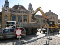 Szeged, Nagyállomás, Indóház tér, burkolatjavítás, forgalomkorlátozás