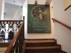 Szeged, Ügyfelem érdekében, bűnügyi perek, kiállítás, Fekete Ház