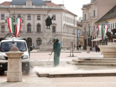 Szeged, tavasz, takarítás, március 15., Klauzál tér