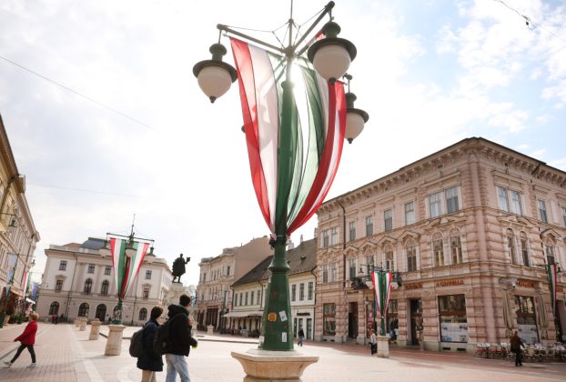 Szeged, zászló, március 15., Klauzál tér