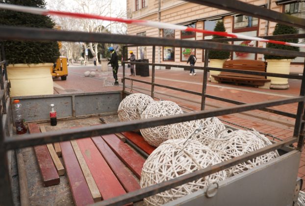 Szeged, leszerelték, karácsonyi füzérek, Kárász utca