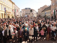 Szeged, március 15., ünnepség, koszorúzás, Klauzál tér, zászlófelvonás, Széchenyi tér, Botka László, Kossuth kifli