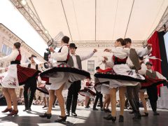 Szeged, március 15., ünnepség, koszorúzás, Klauzál tér, zászlófelvonás, Széchenyi tér, Botka László, Kossuth kifli