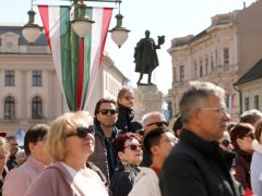 Szeged, március 15., ünnepség, koszorúzás, Klauzál tér, zászlófelvonás, Széchenyi tér, Botka László, Kossuth kifli