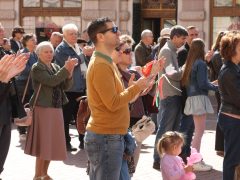 Szeged, március 15., ünnepség, koszorúzás, Klauzál tér, zászlófelvonás, Széchenyi tér, Botka László, Kossuth kifli