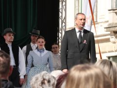 Szeged, március 15., ünnepség, koszorúzás, Klauzál tér, zászlófelvonás, Széchenyi tér, Botka László, Kossuth kifli