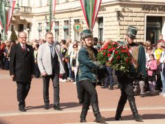 Szeged, március 15., ünnepség, koszorúzás, Klauzál tér, zászlófelvonás, Széchenyi tér, Botka László, Kossuth kifli