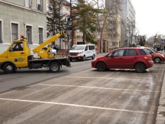 Szeged, tavasz, tavaszi takarítás, takarítás, Somogyi utca, belváros, elszállítás, szabálytalan parkolás, pókos autó