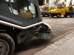 Szeged, tavasz, tavaszi takarítás, takarítás, Somogyi utca, belváros, elszállítás, szabálytalan parkolás, pókos autó