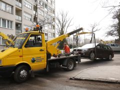 Szeged, tavasz, tavaszi takarítás, takarítás, Somogyi utca, belváros, elszállítás, szabálytalan parkolás, pókos autó