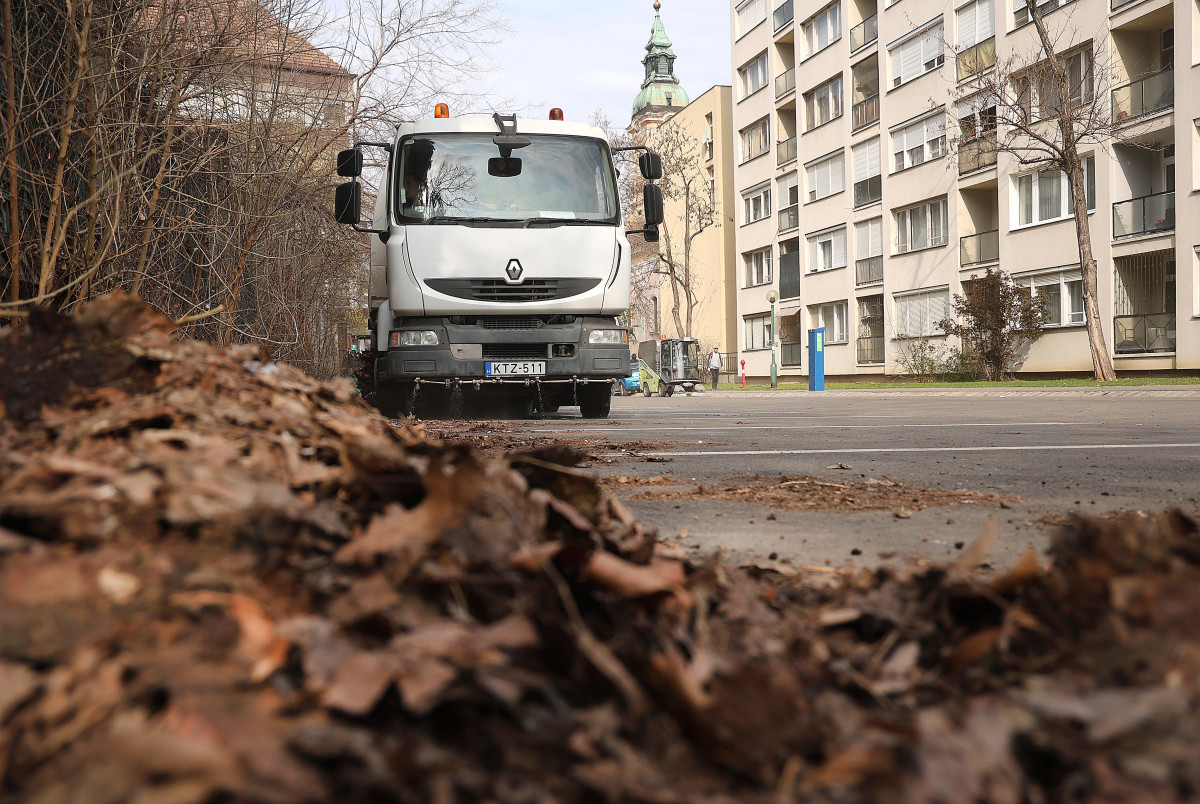 Szeged, tavasz, tavaszi takarítás, takarítás, Somogyi utca, belváros