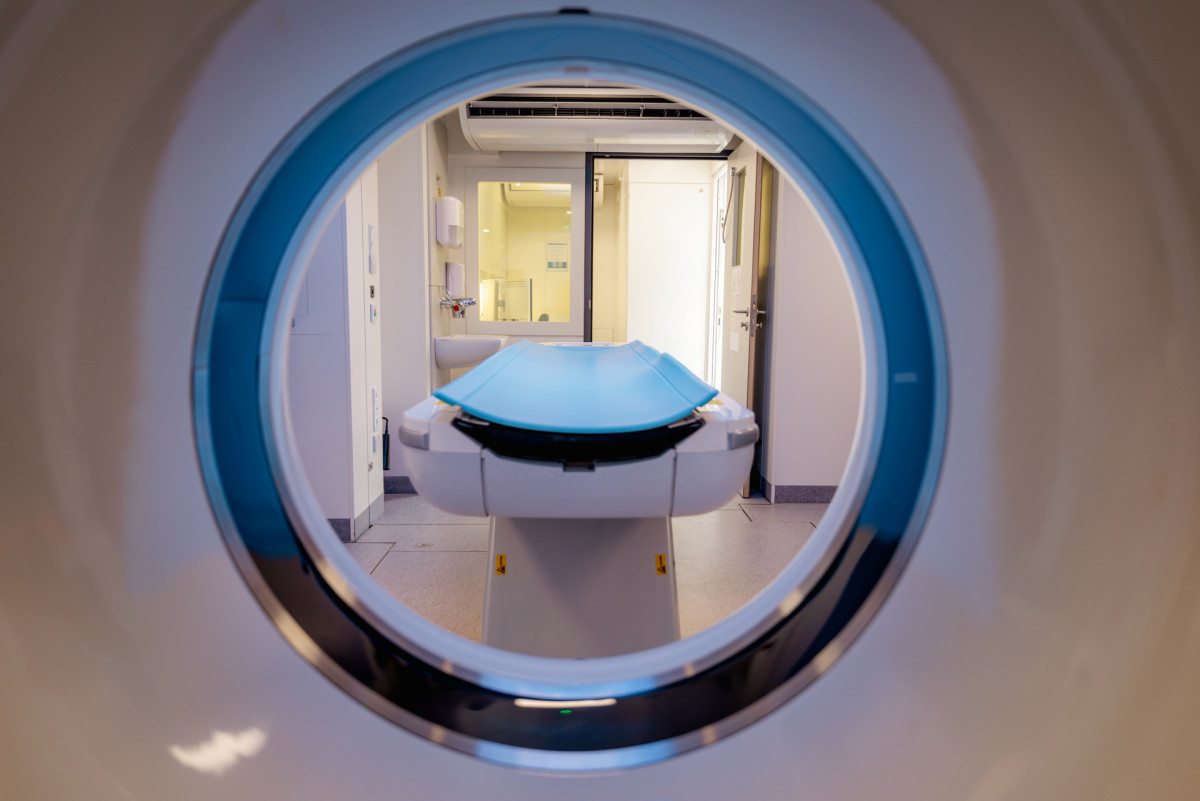 Zavartalan betegellátás mobil CT-vel az SZTE Szent-Györgyi Albert Klinikai Központ Dr. Bugyi István Multidiszciplináris Centrumban. Fotó: SZTE NKI/Sahin-Tóth István