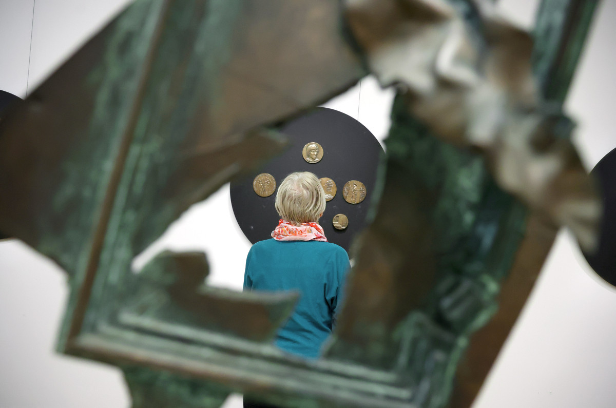 Szeged, Popovics Lőrinc, szobrászművész, kiállítás, Reök palota, kultura