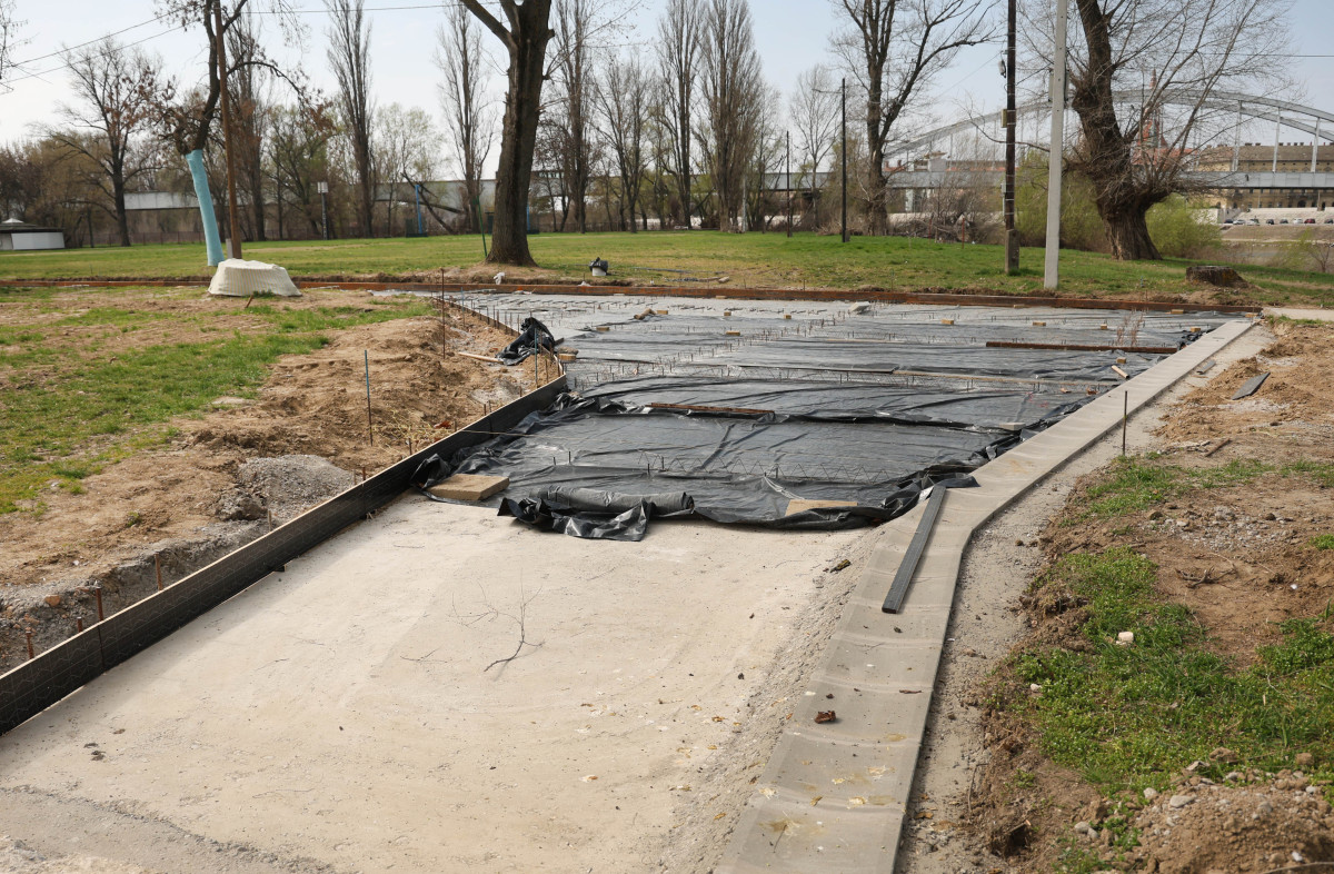 Szeged, felújítás, aszfaltozás, Partfürdő