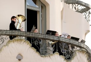 Szeged, Bartók Béla Művészeti Napok, REÖK, Reök palota, erkély, rézfúvósok, zenél, flashmob