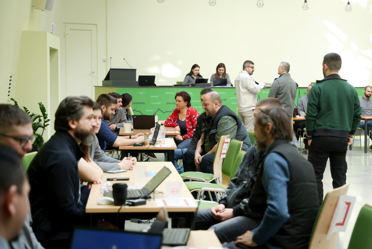 Szeged, állásbörze, BYD, Rákóczi tér, Kormányhivatal