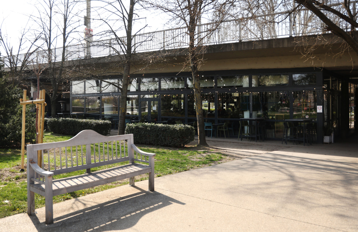 Szeged, szórakozóhely, belváros, Bárka, Roosevelt tér