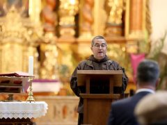 Szeged, történelmi emlékpont, Alsóvárosi Ferences Templom, kolostor, templom, felavatták, tábla