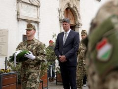 Szeged, történelmi emlékpont, Alsóvárosi Ferences Templom, kolostor, templom, felavatták, tábla