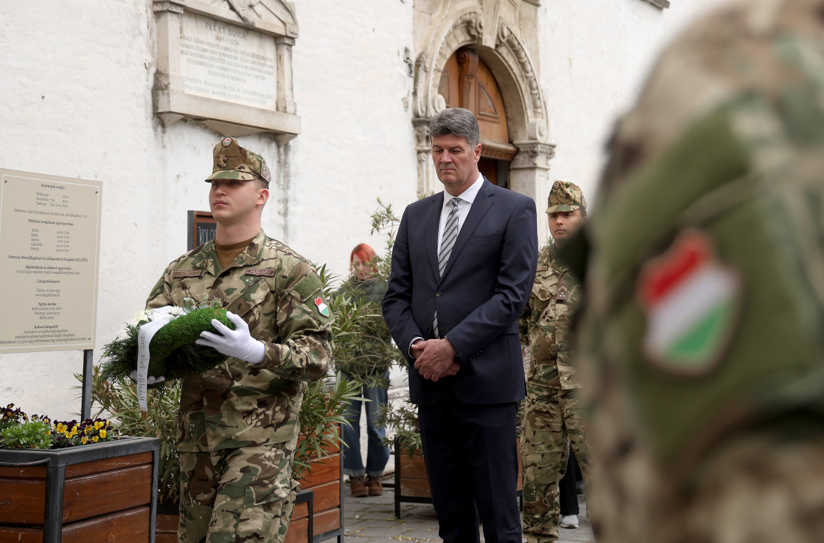 Szeged, történelmi emlékpont, Alsóvárosi Ferences Templom, kolostor, templom, felavatták, tábla