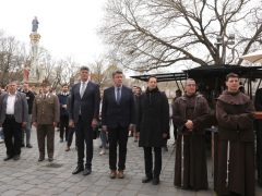 Szeged, történelmi emlékpont, Alsóvárosi Ferences Templom, kolostor, templom, felavatták, tábla