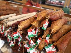 Szeged, sonka, tojás, zöldség, gyümölcs, kalács, virág, húsvét, Mars téri piac, piac