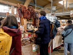 Szeged, sonka, tojás, zöldség, gyümölcs, kalács, virág, húsvét, Mars téri piac, piac