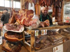 Szeged, sonka, tojás, zöldség, gyümölcs, kalács, virág, húsvét, Mars téri piac, piac