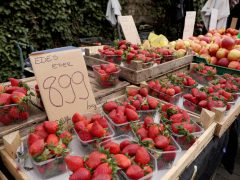 Szeged, sonka, tojás, zöldség, gyümölcs, kalács, virág, húsvét, Mars téri piac, piac