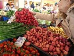 Szeged, sonka, tojás, zöldség, gyümölcs, kalács, virág, húsvét, Mars téri piac, piac