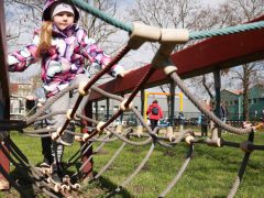 Szeged, Tabán utca, játszótér, gyerekek