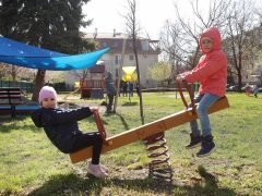 Szeged, Tabán utca, játszótér, gyerekek