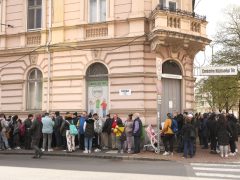 Szeged, Mátrix Közhasznú Alapítvány, Mátrix, húsvét, adományosztás, csomag, rászorulók, csoki, Centerke Közösségi Tér