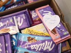 Szeged, Mátrix Közhasznú Alapítvány, Mátrix, húsvét, adományosztás, csomag, rászorulók, csoki, Centerke Közösségi Tér