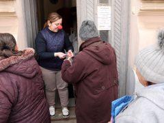 Szeged, Mátrix Közhasznú Alapítvány, Mátrix, húsvét, adományosztás, csomag, rászorulók, csoki, Centerke Közösségi Tér