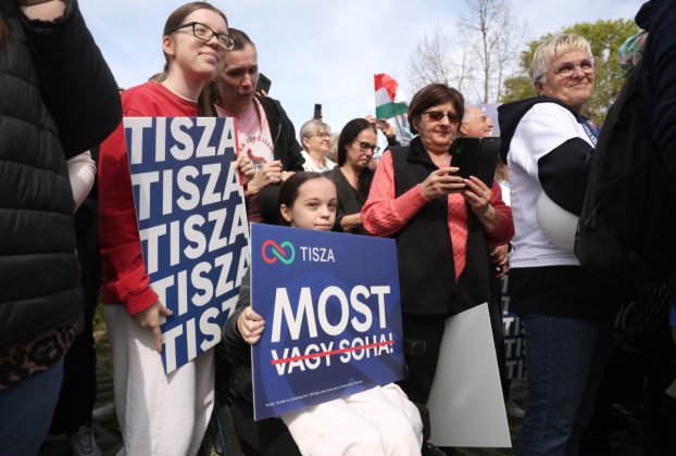 Algyő, Magyar Péter, Tisza Párt, országjárás, utcafórum, politika, választás