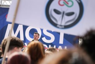 Algyő, Magyar Péter, Tisza Párt, országjárás, utcafórum, politika, választás