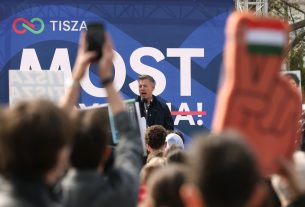 Algyő, Magyar Péter, Tisza Párt, országjárás, utcafórum, politika, választás