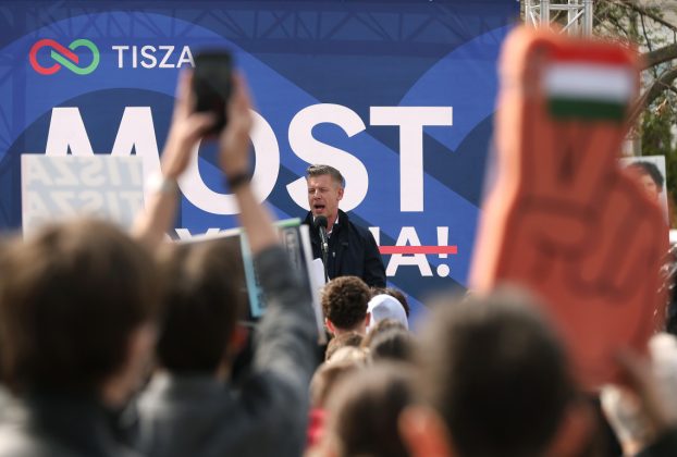 Algyő, Magyar Péter, Tisza Párt, országjárás, utcafórum, politika, választás