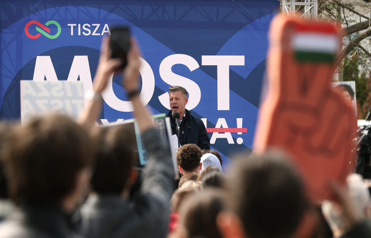 Algyő, Magyar Péter, Tisza Párt, országjárás, utcafórum, politika, választás