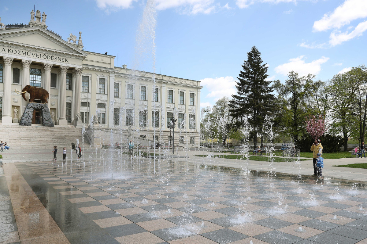 Szeged, Móra park, szökőkút