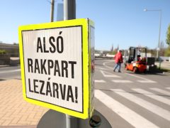 Szeged, Alsó-Tisza-vidéki Vízügyi Igazgatóság, ATIVIZIG, mobilgát, mobil árvízvédelmi fal, szerelési gyakorlat
