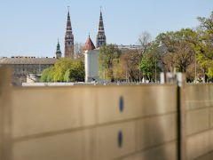 Szeged, Alsó-Tisza-vidéki Vízügyi Igazgatóság, ATIVIZIG, mobilgát, mobil árvízvédelmi fal, szerelési gyakorlat