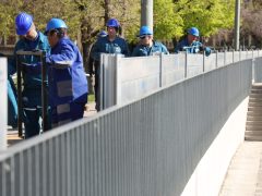 Szeged, Alsó-Tisza-vidéki Vízügyi Igazgatóság, ATIVIZIG, mobilgát, mobil árvízvédelmi fal, szerelési gyakorlat