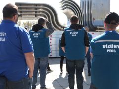 Szeged, Alsó-Tisza-vidéki Vízügyi Igazgatóság, ATIVIZIG, mobilgát, mobil árvízvédelmi fal, szerelési gyakorlat