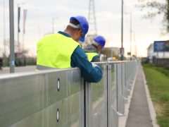 Szeged, Alsó-Tisza-vidéki Vízügyi Igazgatóság, ATIVIZIG, mobilgát, mobil árvízvédelmi fal, szerelési gyakorlat, Felső Tisza part