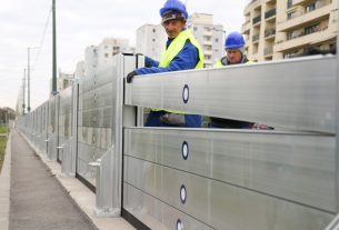 Szeged, Alsó-Tisza-vidéki Vízügyi Igazgatóság, ATIVIZIG, mobilgát, mobil árvízvédelmi fal, szerelési gyakorlat, Felső Tisza part