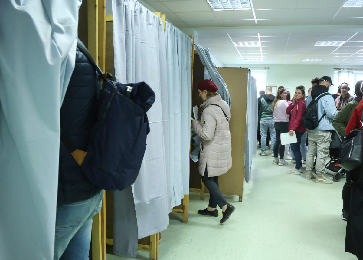 Szeged, Országgyűlési választás, választás, 2026. április 12., átszavazók, szavazás, szavazók, Radnóti Miklós Gimnázium