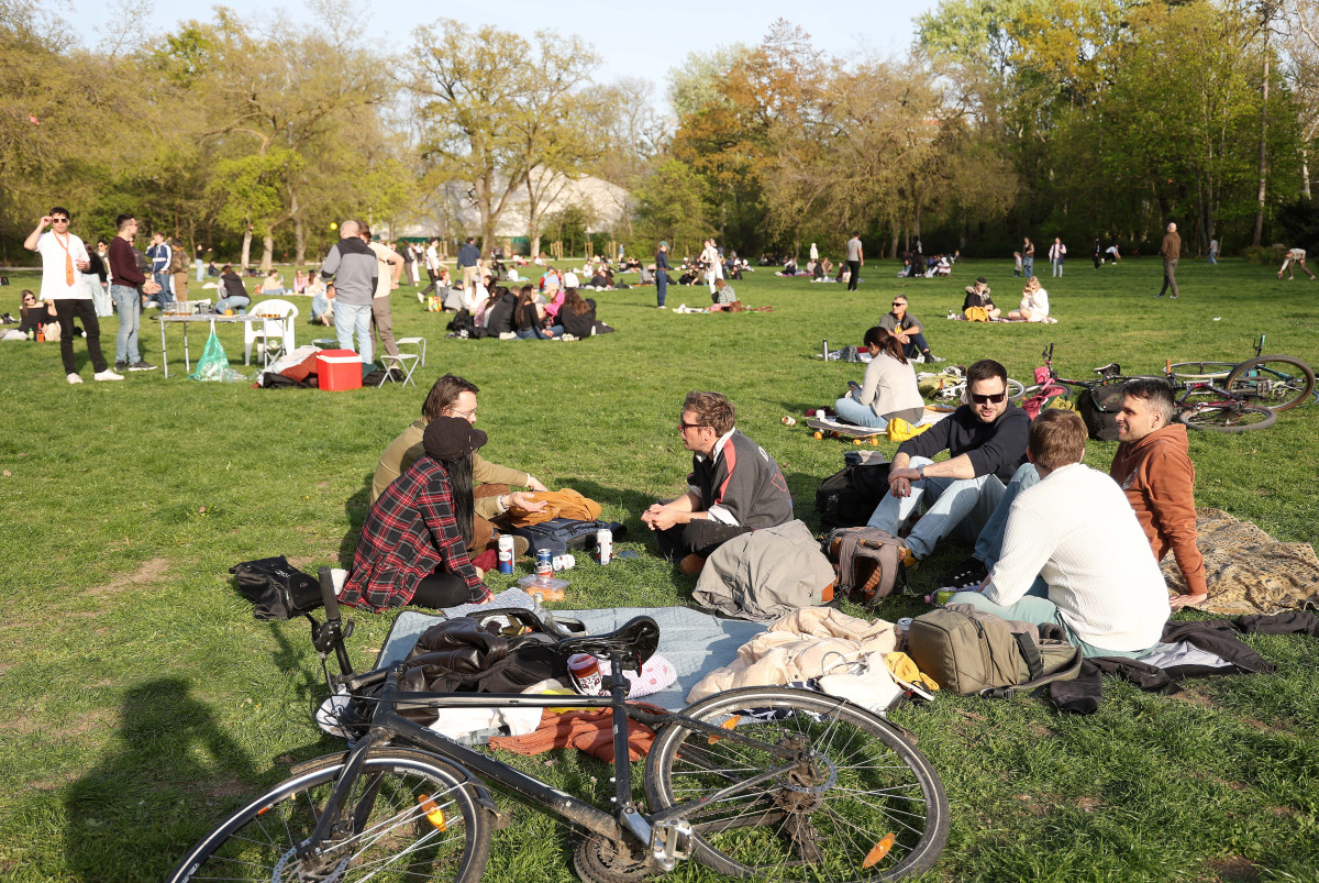 Szeged, Gather2gether, eredményváró, piknik, újszeged, liget, választás, 2026. április 12.